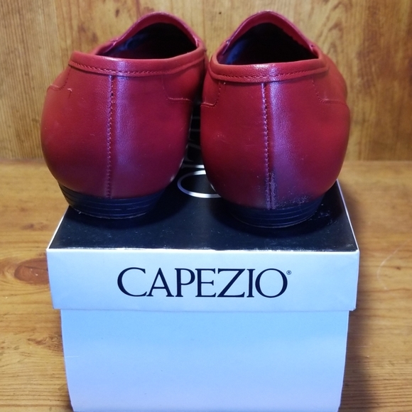 Capezio Red Leather Style Slip-On Shoes 9.5M - Picture 6 of 8